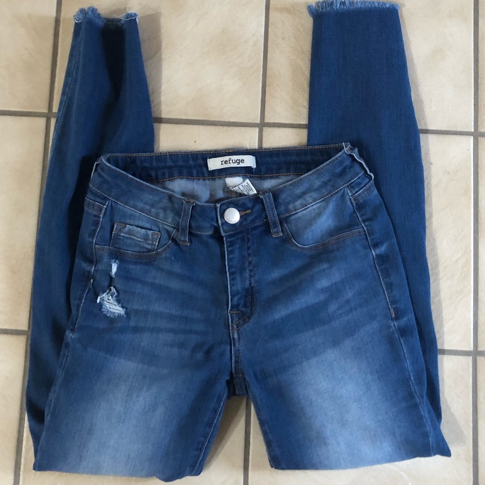 Super Soft REFUGE Frayed Edge Jeans - Size 0